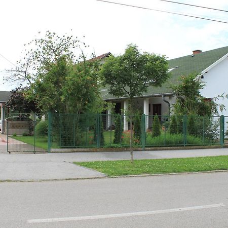 Boulevard Garden House - Free And Save Parking In The Locked Yard Ćuprija Exteriör bild